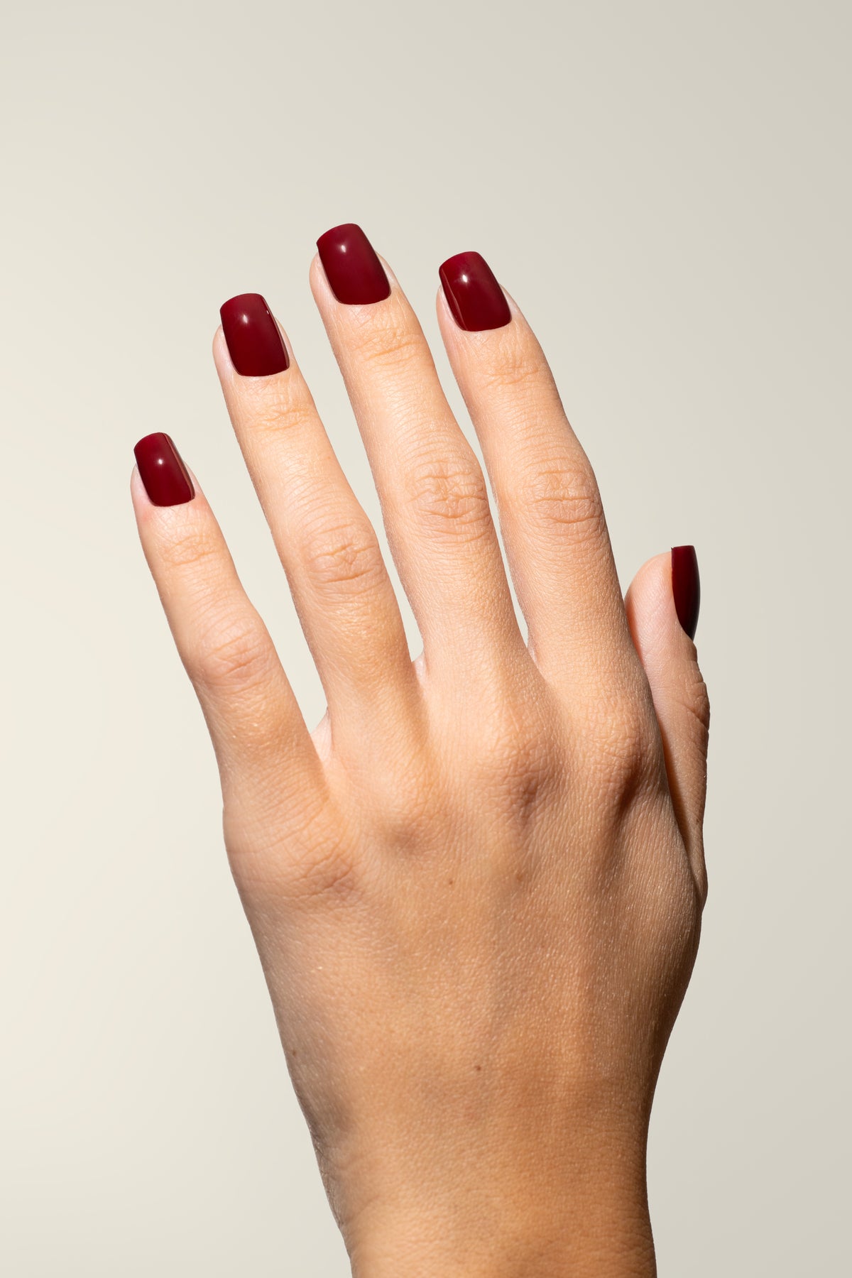 Pigmentix gelinis lakas Garnet N03 – Cherry Noir, 8 ml – manikiūras